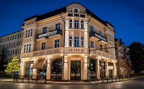 Corner House